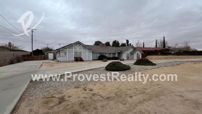 19860 Yucca Loma Rd in Apple Valley, CA - Building Photo - Building Photo