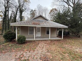 1916 Cedar Fork Dr in Greensboro, NC - Building Photo