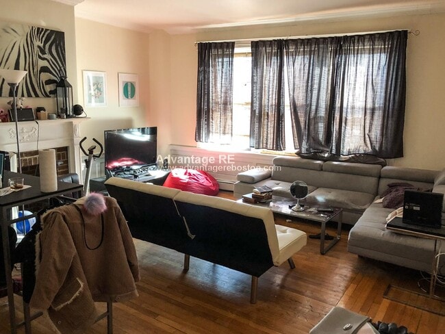 1657 Commonwealth Ave, Unit 4