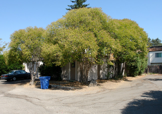 4420 Culebra Ave in Santa Rosa, CA - Building Photo - Building Photo