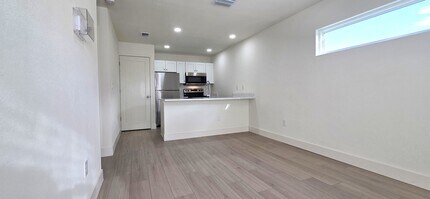 925 13th Ave S, Unit 925 in St. Petersburg, FL - Building Photo - Building Photo