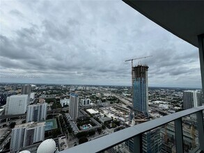 851 NE 1st Ave, Unit 3806 in Miami, FL - Building Photo - Building Photo