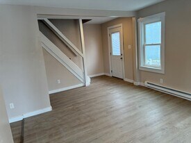 8 New St in Plattsburgh, NY - Building Photo