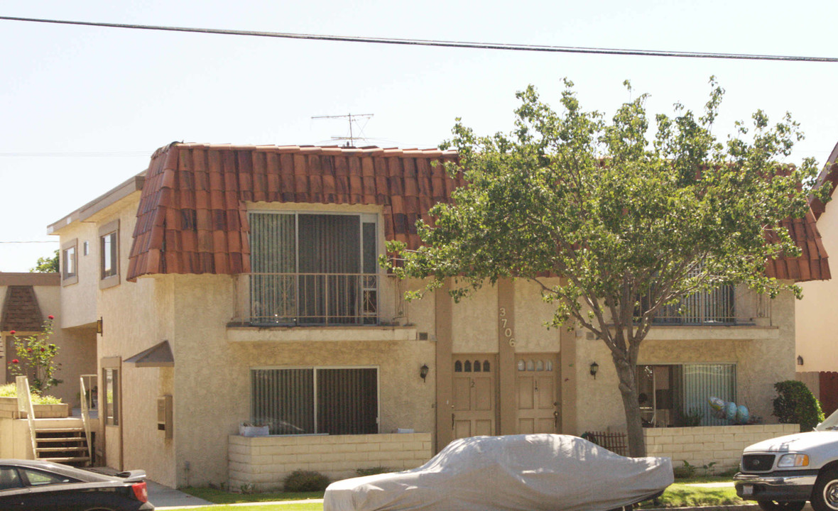 3706 Del Amo Blvd in Torrance, CA - Foto de edificio