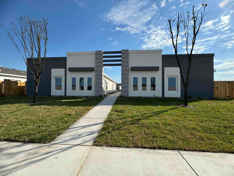 4217 La Vista Ave in McAllen, TX - Foto de edificio