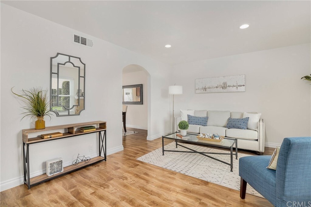17751 La Rosa Ln in Fountain Valley, CA - Building Photo