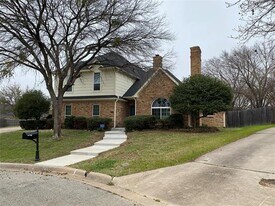 2107 Joni Cir in Sherman, TX - Building Photo