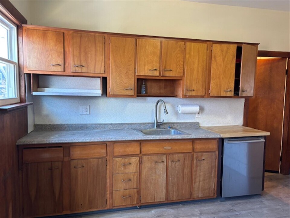 27 Warner St in Somerville, MA - Building Photo