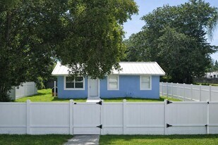 120 S Price St in Lake Worth Beach, FL - Building Photo