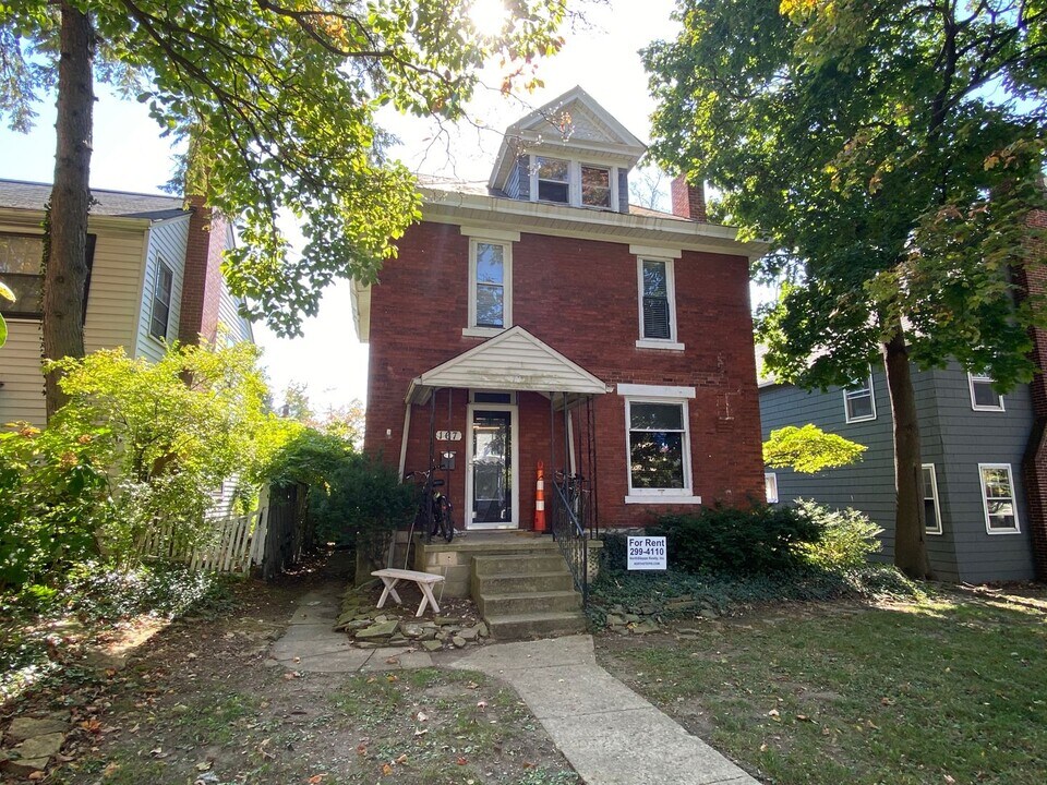 167 E Oakland Ave in Columbus, OH - Building Photo
