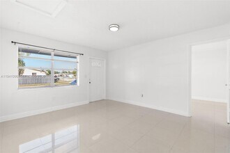 3805 SW 54th Ave in West Park, FL - Building Photo - Building Photo