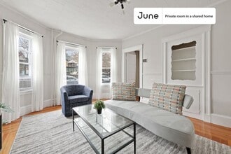 Private bedroom in 3 bed/1 bath Home in Boston, MA - Building Photo - Building Photo