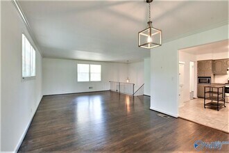 5630 Woodridge St SW in Huntsville, AL - Foto de edificio - Building Photo