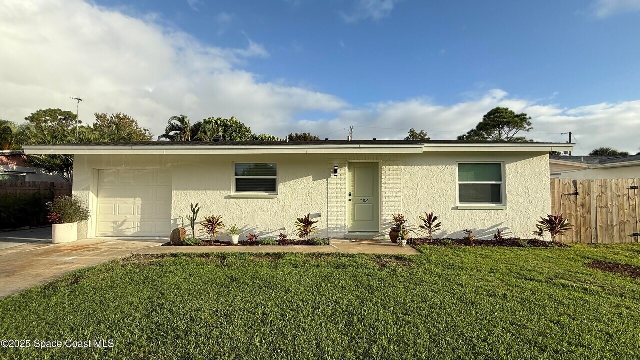 104 Cherry St in Melbourne, FL - Building Photo