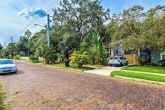 700 13th Ave S in St. Petersburg, FL - Building Photo - Building Photo