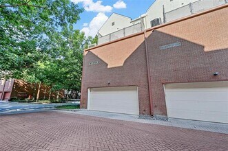 3250 Cambrick St in Dallas, TX - Building Photo - Building Photo