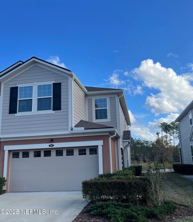 517 Richmond Dr in Saint Johns, FL - Building Photo