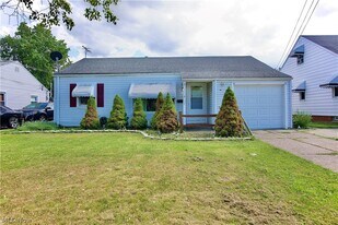 6117 Ira Ave in Brooklyn, OH - Building Photo