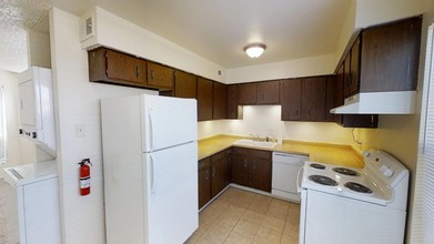 916 Alcazar St NE in Albuquerque, NM - Building Photo - Building Photo