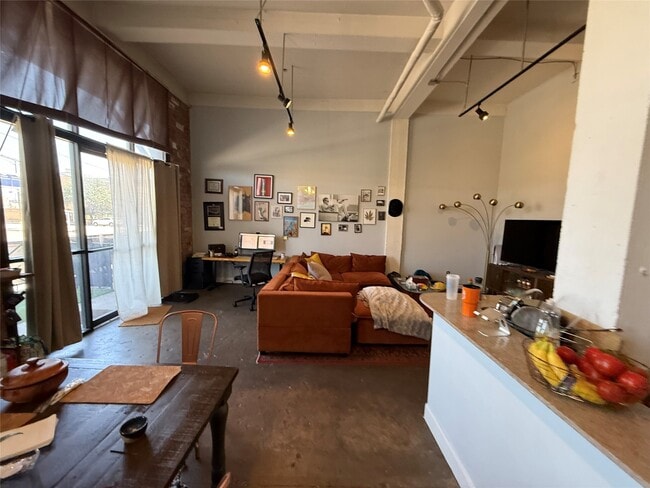 915 N San Jacinto St in Houston, TX - Building Photo - Building Photo