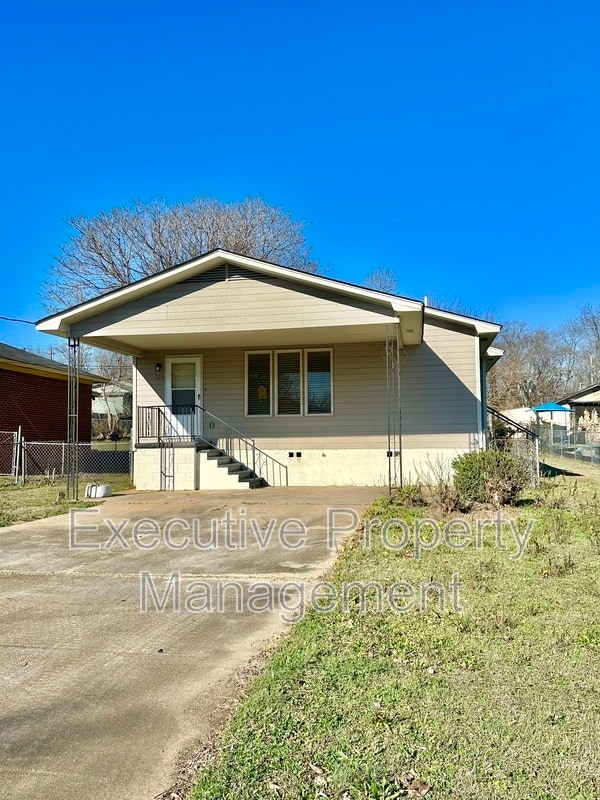 property at 903 Rose Ave