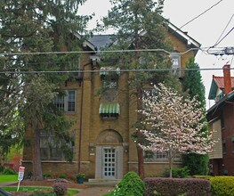 1618 Virginia St in Charleston, WV - Foto de edificio - Building Photo