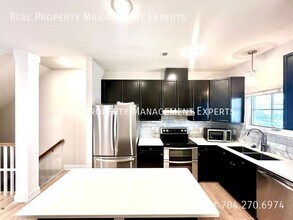 729 Grandin Rd in Charlotte, NC - Building Photo - Building Photo