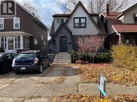 355 Randolph Ave in Windsor, ON - Building Photo