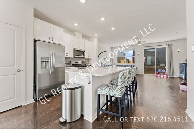 2230 Prestige Pl in Schaumburg, IL - Building Photo - Building Photo