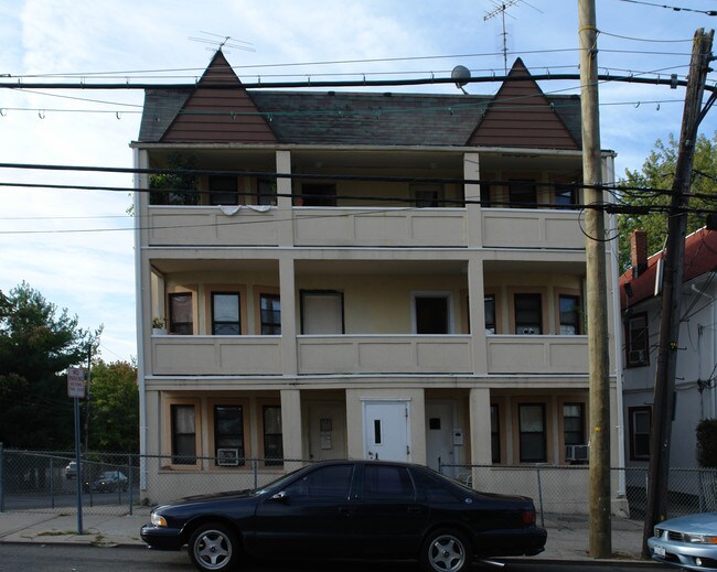 228-230 William St in Port Chester, NY - Foto de edificio - Building Photo