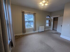 1435 SW Harrison St, Unit 4 in Portland, OR - Foto de edificio - Building Photo