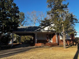101 S Main St in Bath, NC - Building Photo