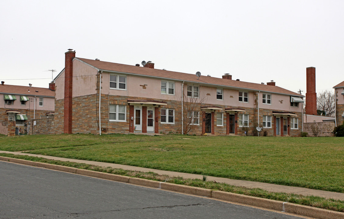 George Washington Carver Cooperative in Arlington, VA - Building Photo