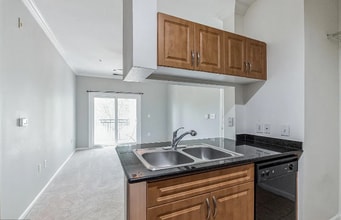12913 Centre Park Cir in Herndon, VA - Foto de edificio - Building Photo