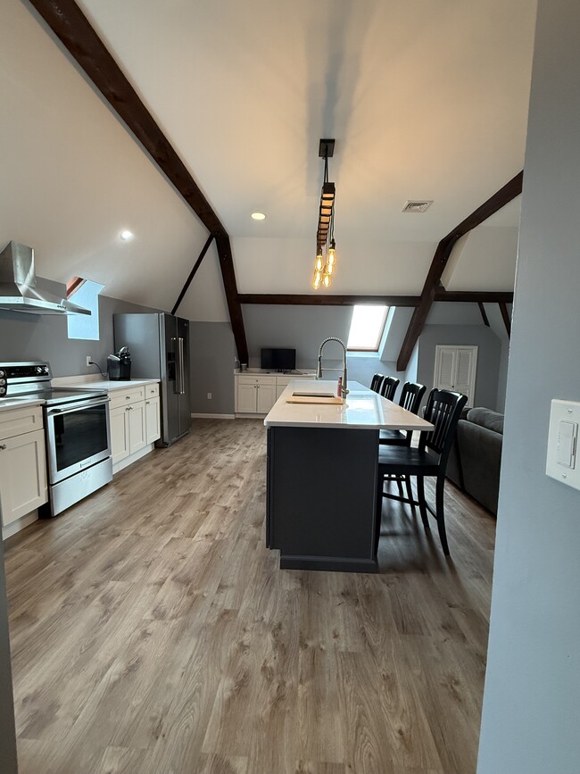 10 High St, Unit Andover Center Loft