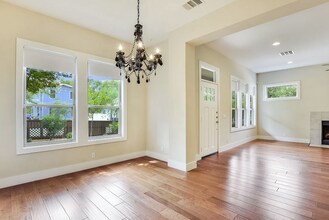 910 Romeria Dr in Austin, TX - Building Photo - Building Photo