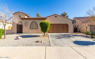 16940 W Magnolia St in Goodyear, AZ - Building Photo