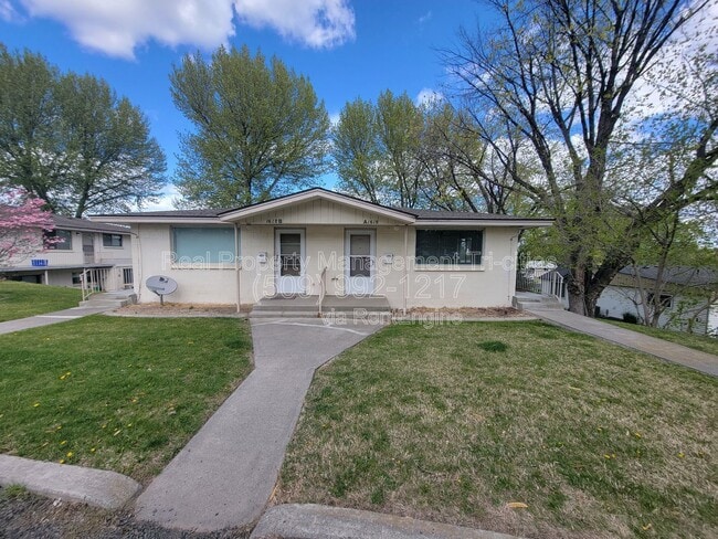 property at 1618 W 7th Pl