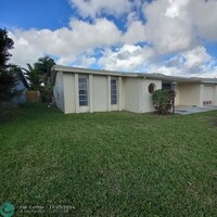 8437 Long Acre Dr in Miramar, FL - Foto de edificio - Building Photo