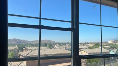 433 W 59th St in San Bernardino, CA - Foto de edificio - Building Photo