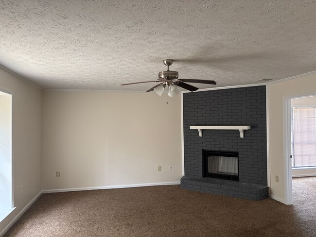 5765 Hyde Park Dr in Montgomery, AL - Building Photo - Building Photo