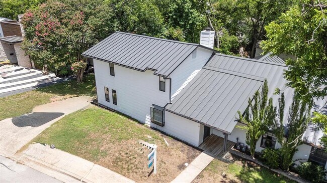 property at 2814 Windsor Rd
