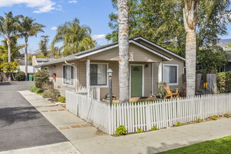 1215 Cacique St in Santa Barbara, CA - Building Photo - Building Photo