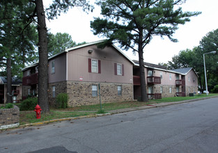 Dogwood Trace in Memphis, TN - Building Photo - Building Photo