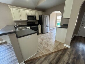 192 Roscommon Rd in Tuscaloosa, AL - Foto de edificio - Building Photo