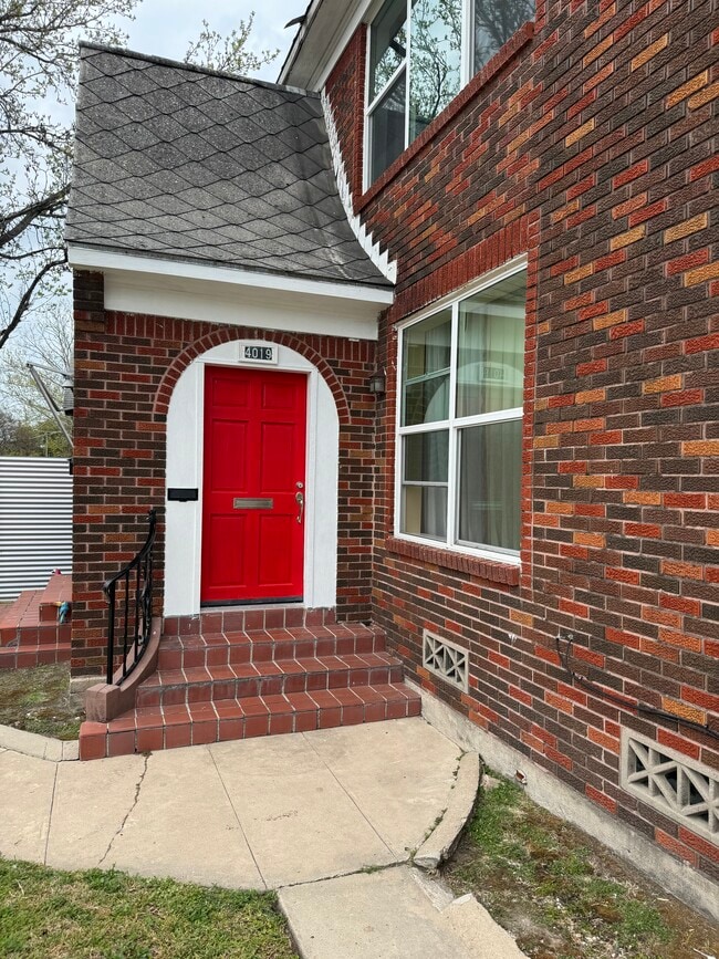 4019 Woodleigh St, Unit 4019 # Dn
