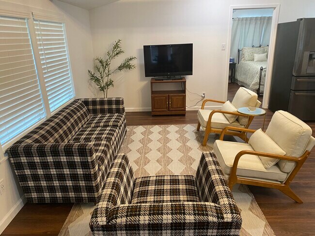 802 E 26th St, Unit Garage Apartment in Houston, TX - Building Photo - Building Photo