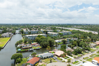 Watergate Condominiums in Hollywood, FL - Building Photo - Building Photo