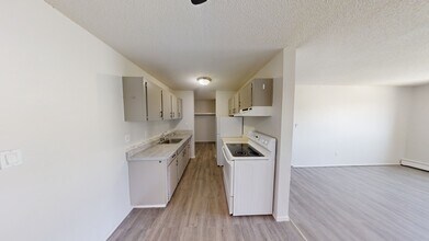9656 Hillcrest Dr in Grande Prairie, AB - Building Photo - Building Photo