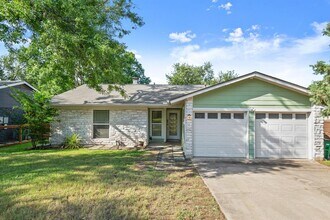 2401 Stone River Dr in Austin, TX - Building Photo - Building Photo